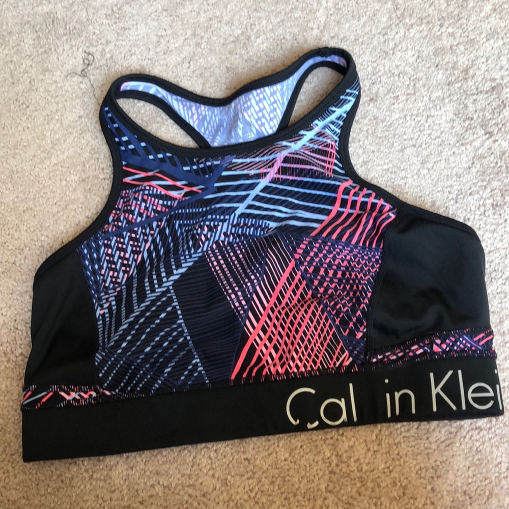 Sports bra